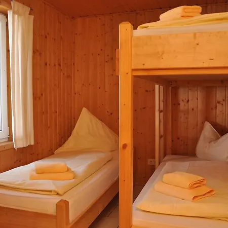 Reinsberger Dorf 公寓 *